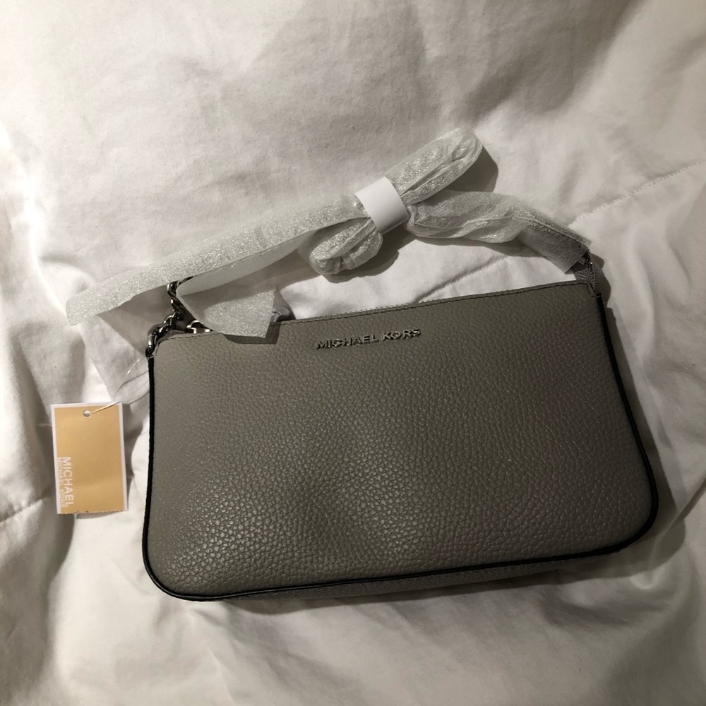 Classic Michael Kors Chain Pouchette (Leather)